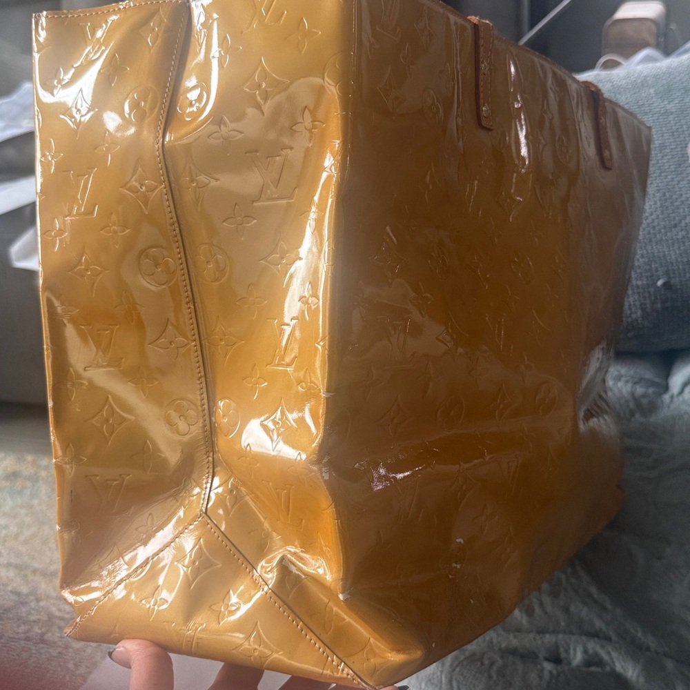 Louis Vuitton Reed GM Tote/
Vernis 2001 Yellow- Preowned w/ callouts - Picture 8 of 11